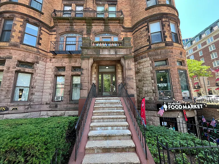 362 Commonwealth Ave #2M — Photo 1