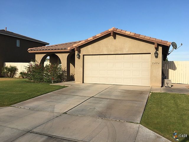 1st image of 2454 Earhart Ave