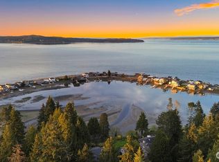 10220 NE Lafayette Ave, Bainbridge Island, WA