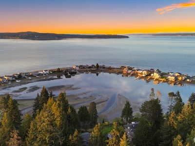 10220 NE Lafayette Avenue, Bainbridge Island, WA, 98110