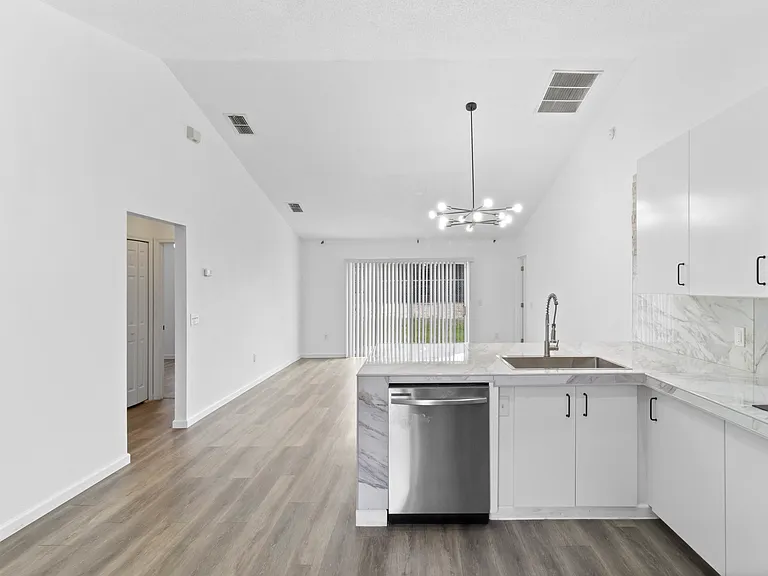 1601 Perdido Ct — Photo 4