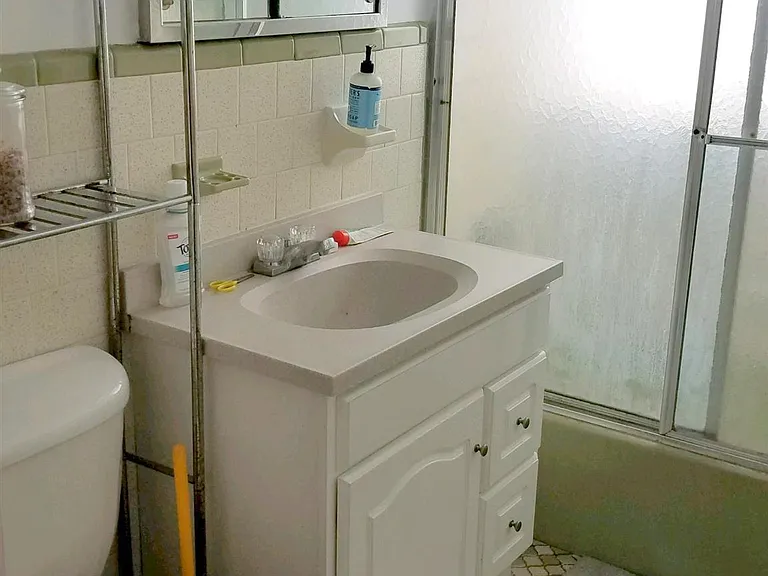 228 Cedar St #2 — Photo 8