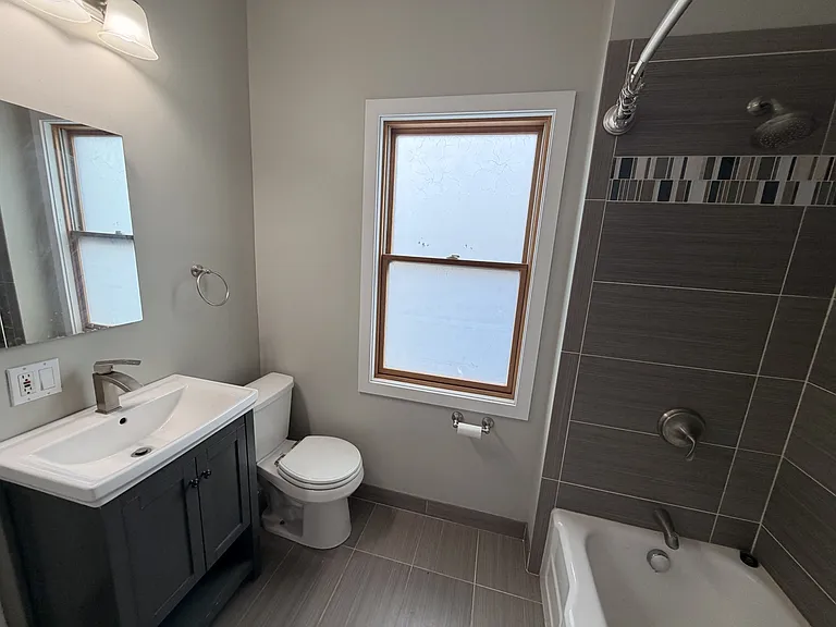 320 Normal Ave #2 — Photo 4