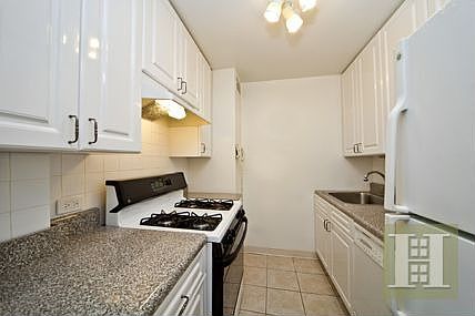 3rd image of 333 E 66th St APT 4O
