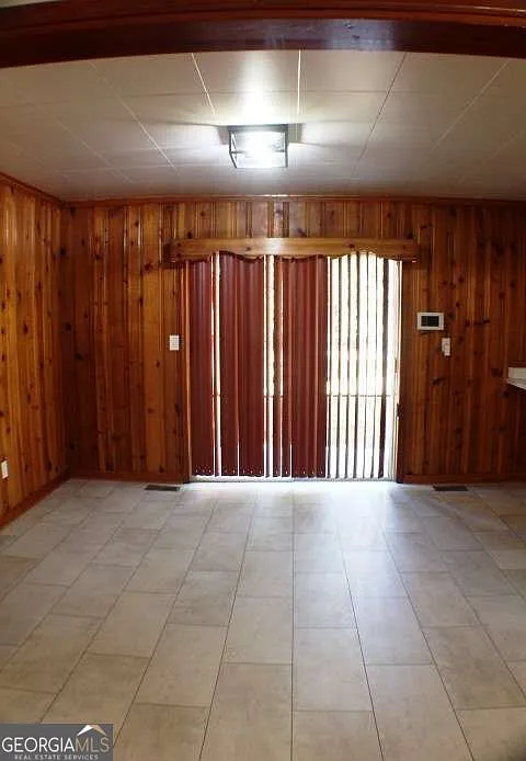 3 bed, 1.5 bath, 1162 sqft, $1,300 — Photo 4