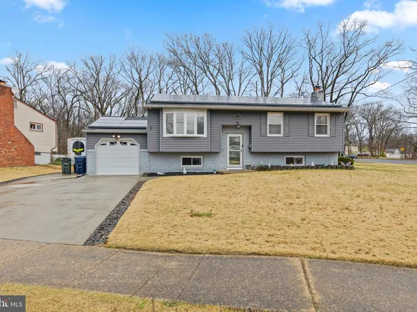 1666 Holly Pkwy, Williamstown, NJ 08094