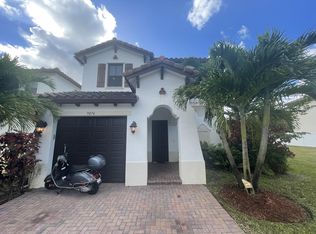 9074 SW 39th St, Hollywood, FL 33025