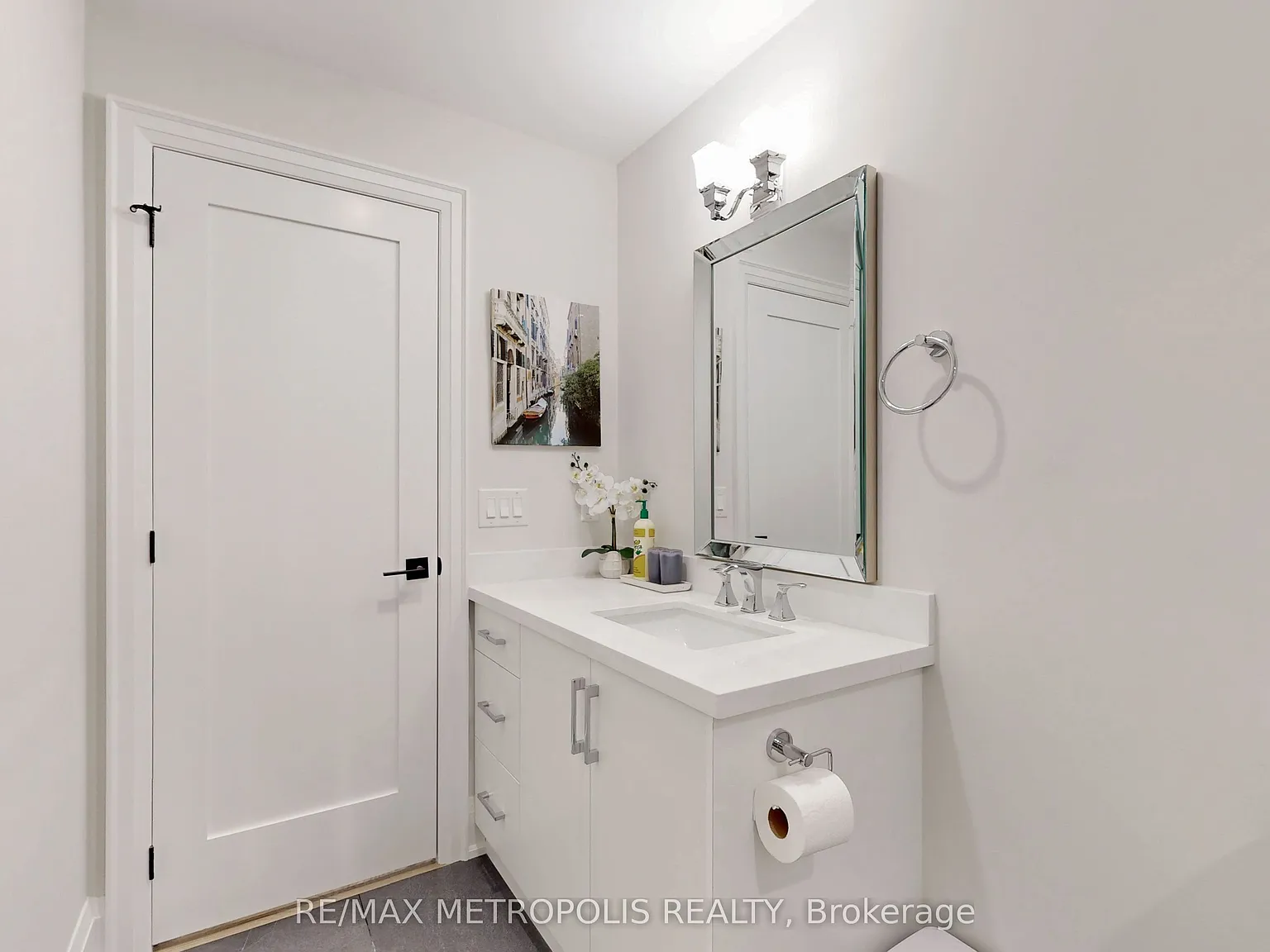 4 bed, $7,500 — Photo 2