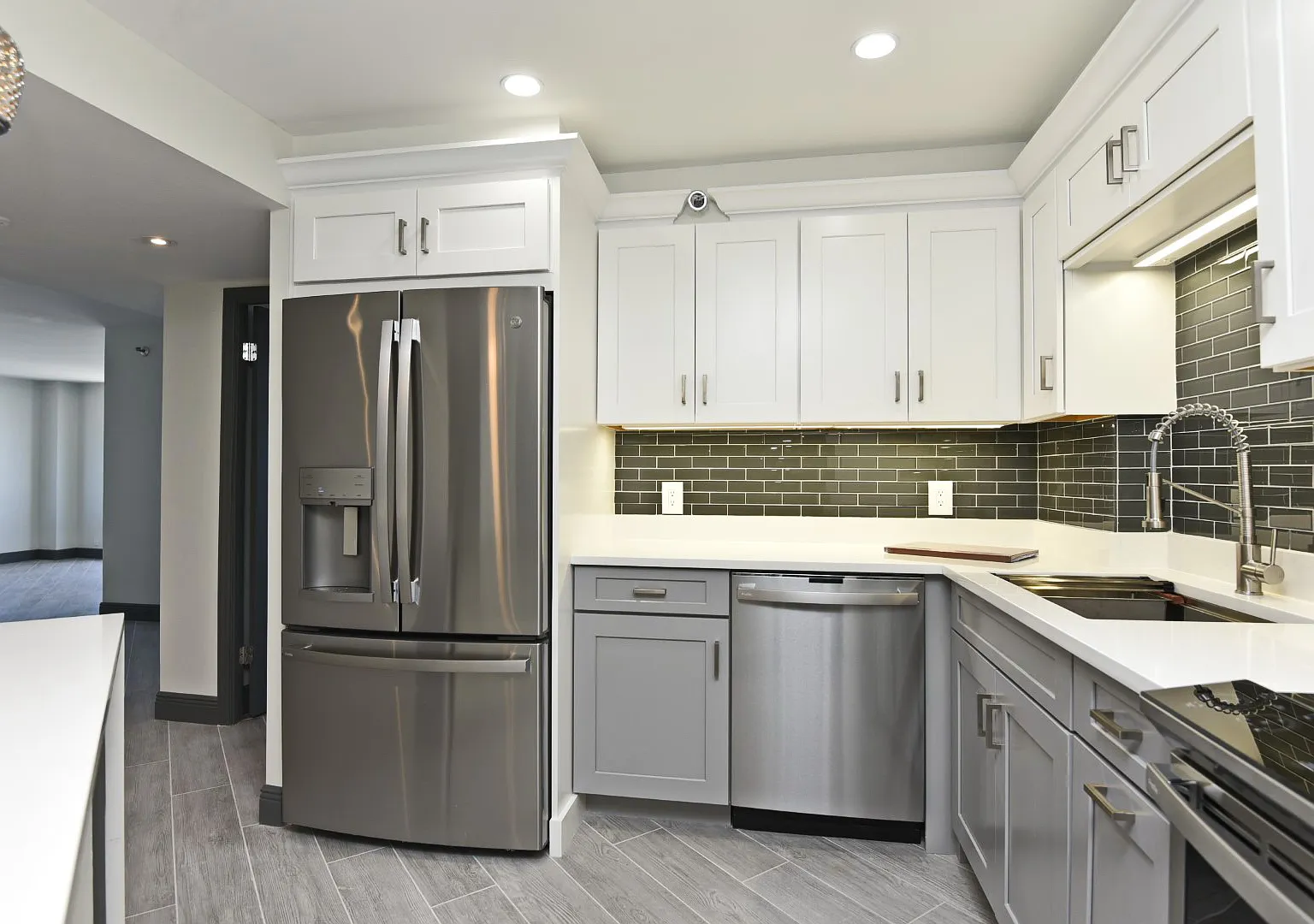2 bed, 1189 sqft, $2,600 — Photo 2