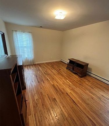 3rd image of 399 Merrick Ave