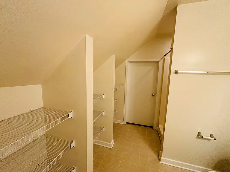242 Virginia St — Photo 12