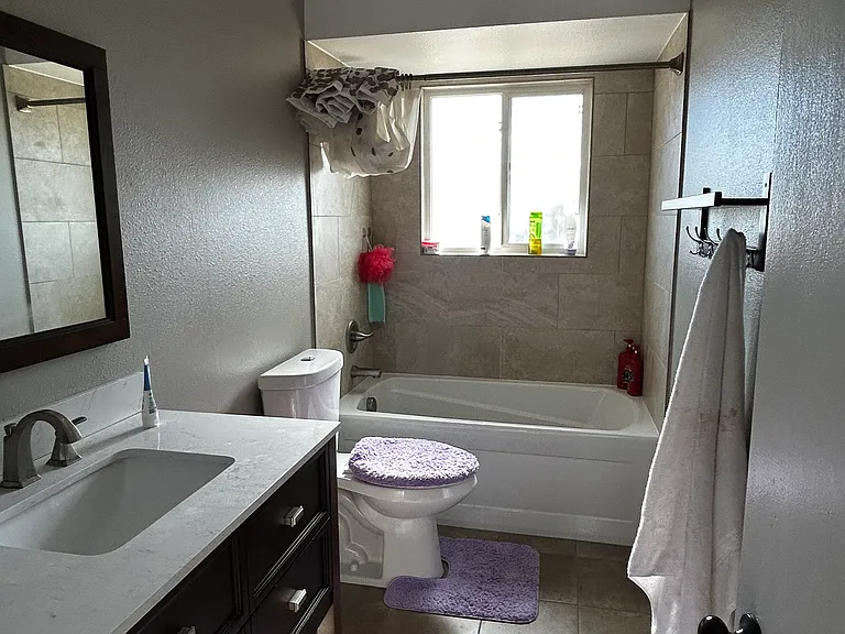1435 S Macon St — Photo 2