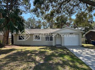 2221 S Lagoon Cir, Clearwater, FL 33765
