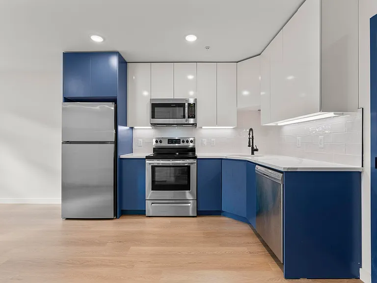 Alexandria Manor Apartments — Photo 14