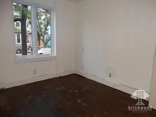 Rented by Brickwood BWR LLC | media 43