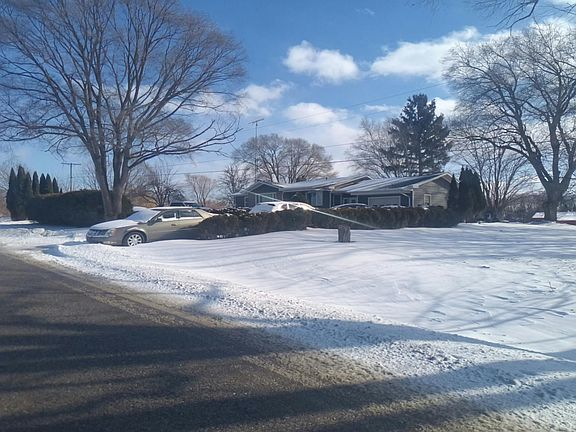 2nd image of 212 E Harrington Rd