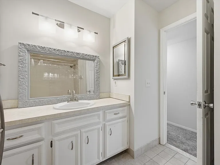 15820 Newport Dr — Photo 17