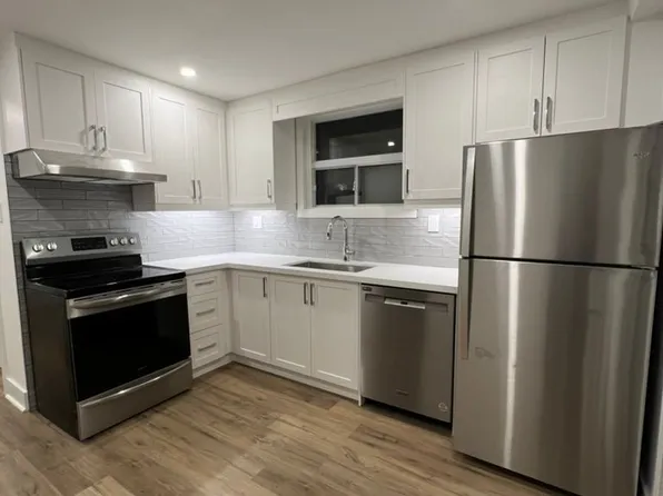 101 Kenwood Ave #2, Toronto, ON M6C 2S1