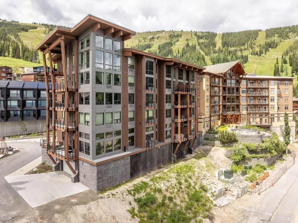 124 Village Ln #415, Sandpoint, ID 83864