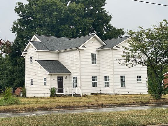 3rd image of 4924 Warwick Rd