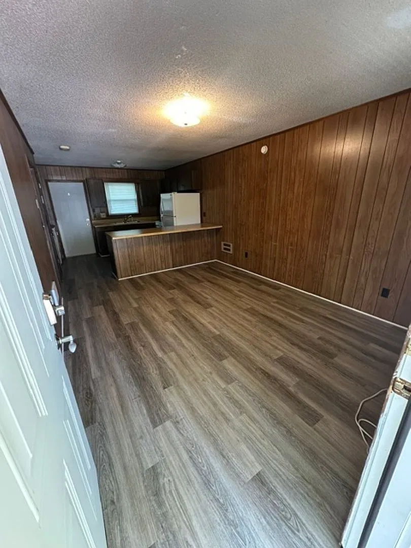 1 Bedroom Apartments For Rent Creekside Drive — Photo 3