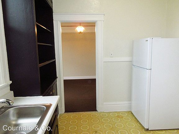4th image of 1532 Grove St #A