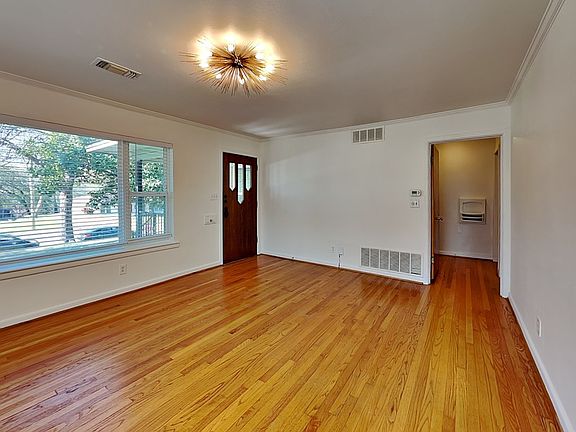 3rd image of 2102 Elmwood Blvd