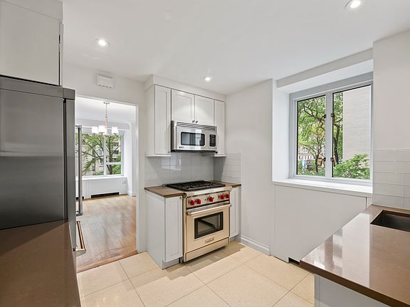 5th image of 200 E 66th St APT D303