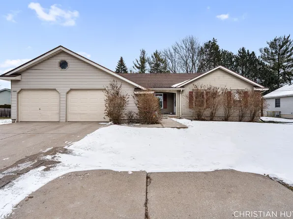 2126 Breton Rd SE, Grand Rapids, MI 49546