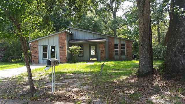1st image of 10008 Oakwood Park Dr