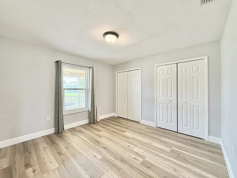 22148 Lockport Ave — Photo 37