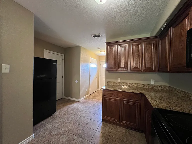 1470 N Belknap St — Photo 8