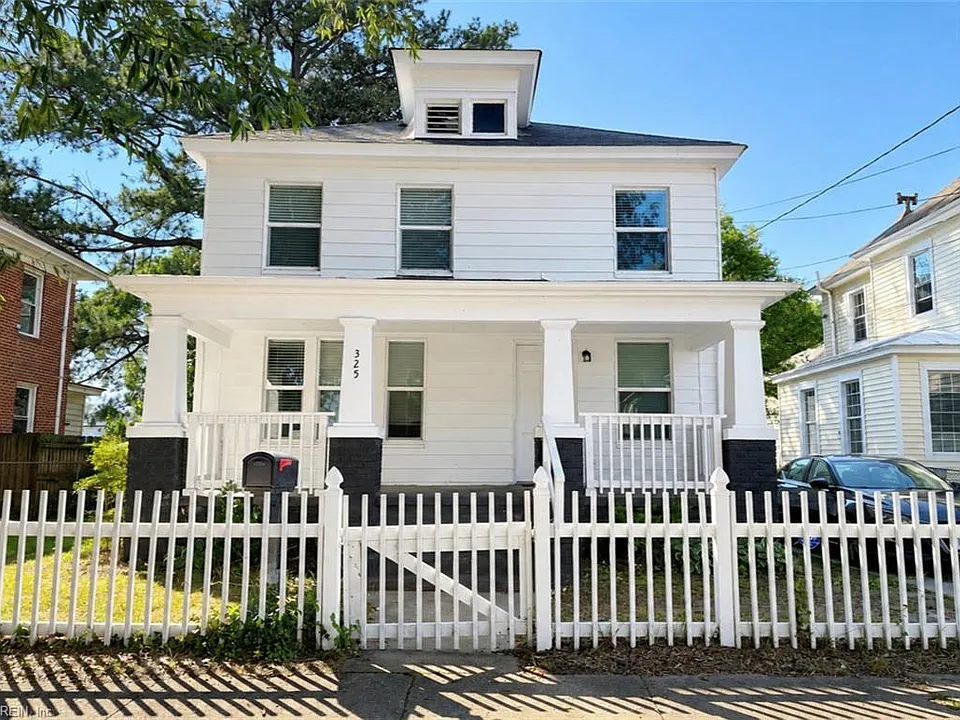 325 S Main St