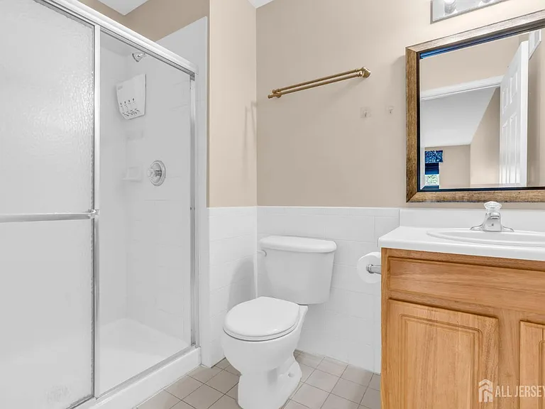 8 Edith Dr — Photo 31