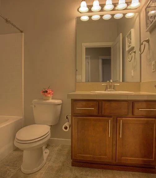 1399 NE Hickory Ln — Photo 5