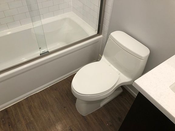 5th image of 13435 Burbank Blvd APT 9