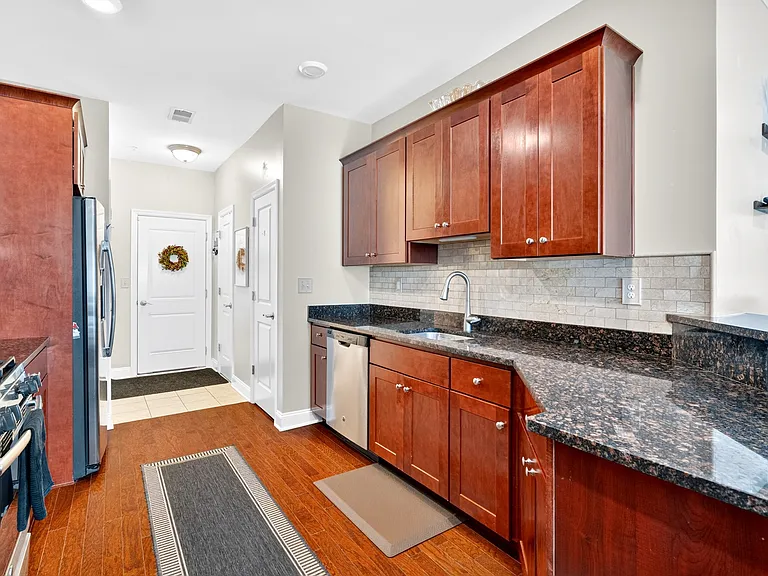58 Elston Ct — Photo 24