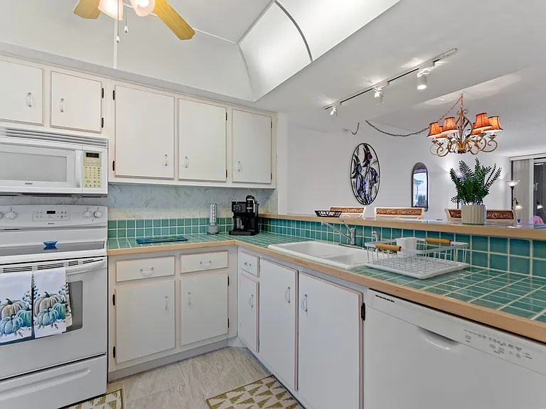4141 Ocean Dr #402 — Photo 12