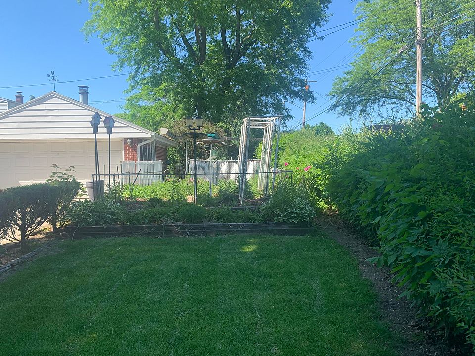1st image of 10026 W Highwood Ave