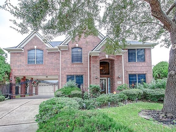 3rd image of 16534 Lacey Ln