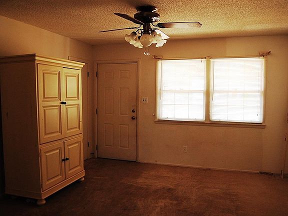 4th image of 4693 Durham Dr
