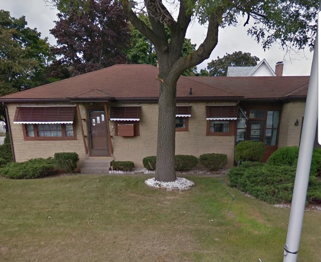 3 bed, 1100 sqft, $1,800 — Photo 2