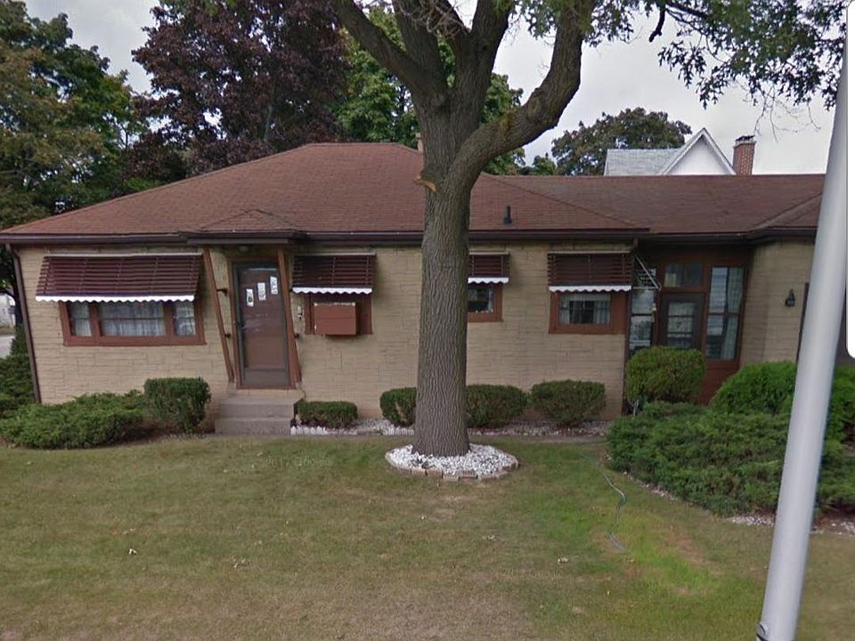 2nd image of 1921 Sheridan Rd