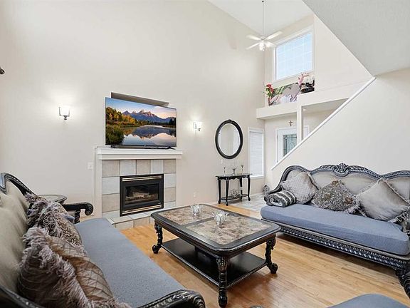5th image of 52 SW Douglas Glen Cres SE