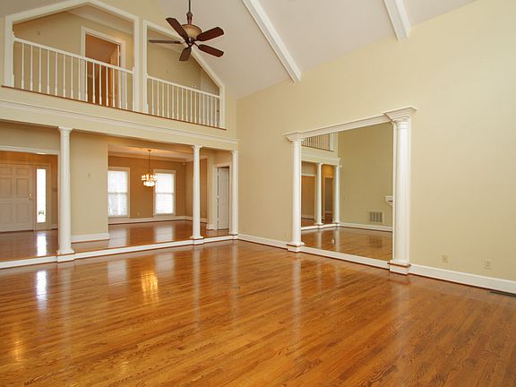 4th image of 4931 Broad Hollow Dr