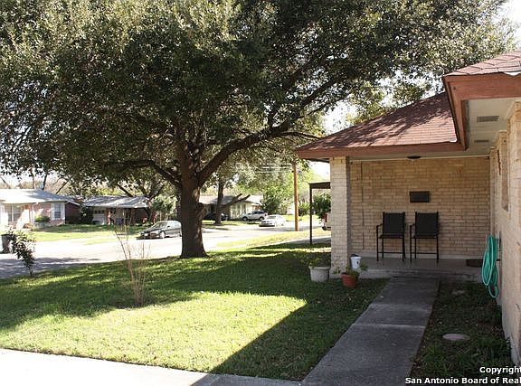 2nd image of 718 Wayside Dr
