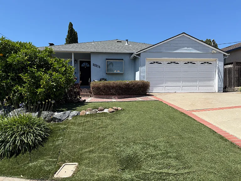 22215 Cameron St — Photo 1