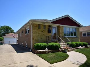 8441 N Oleander Ave, Niles, IL 60714