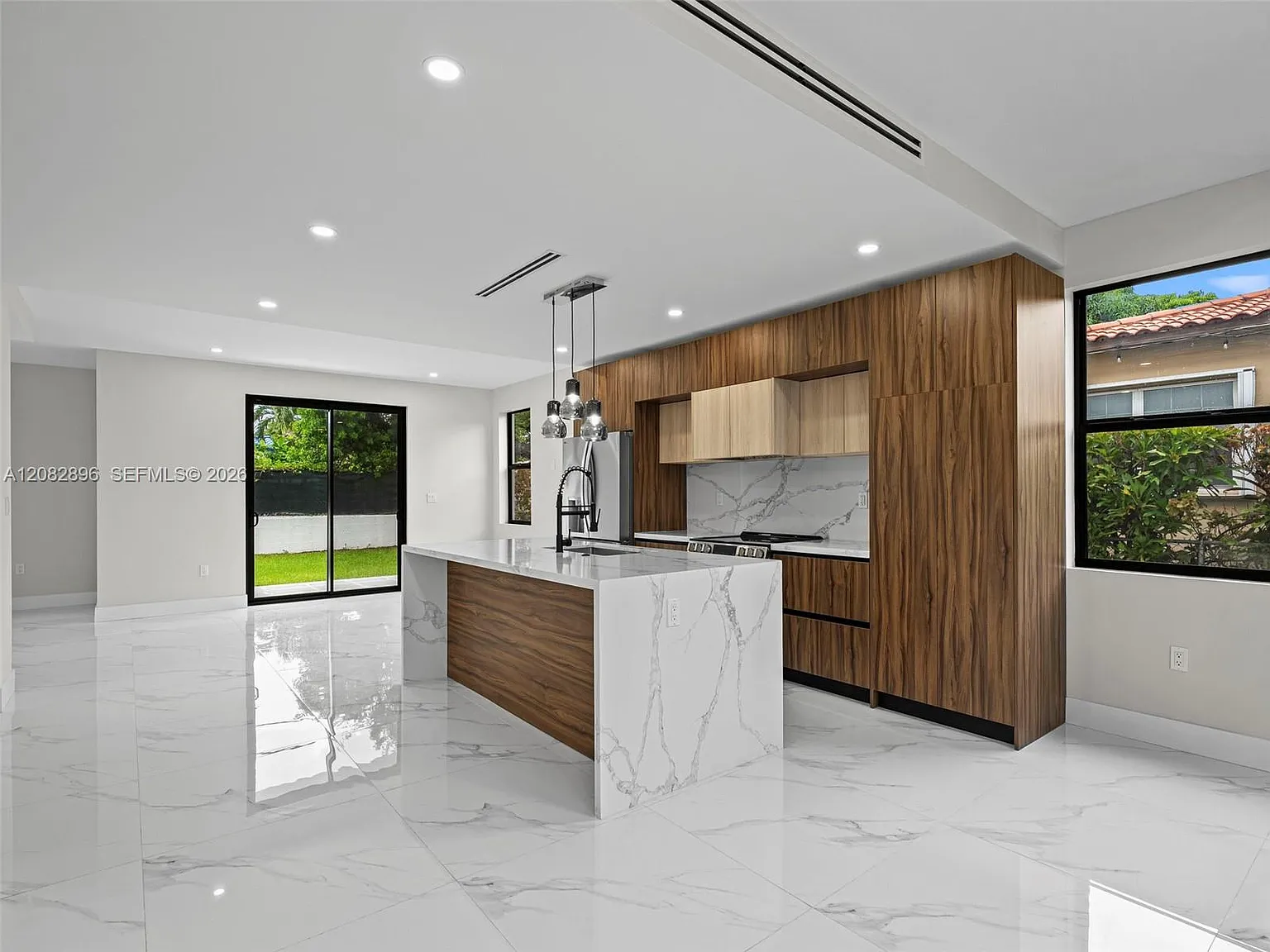 Trail Terrace Rev — Photo 3