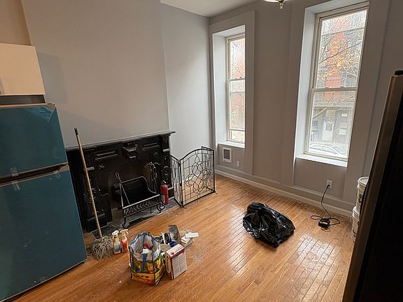 3rd image of 350 Tompkins Ave APT 2